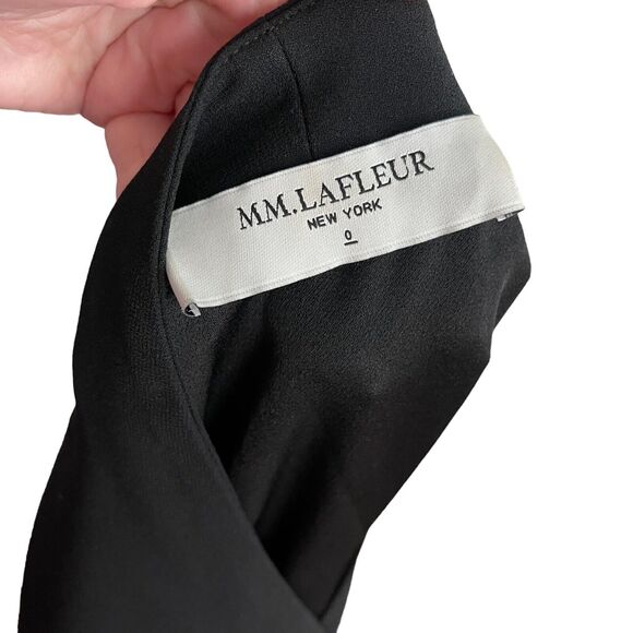 MM LaFleur 0 Sheath Dress Surplice Vneck Black Short Sleeve Pockets Sleek - Picture 2 of 12